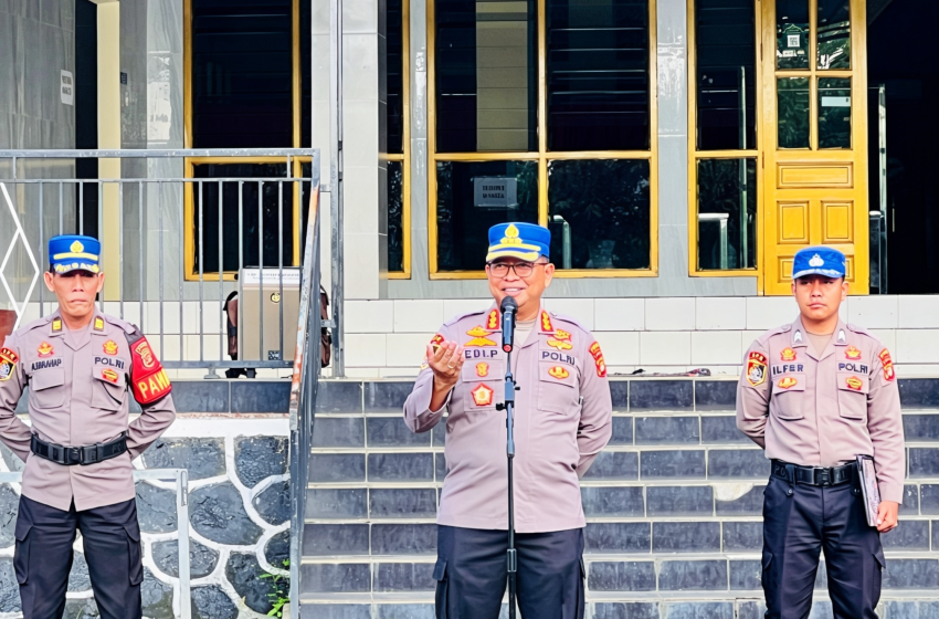  PIMPIN APEL DI LAPANGAN CATUR PRASETYA, KA SPN POLDA LAMPUNG BERIKAN EMPAT ARAHAN STRATEGIS KEPADA PERSONEL