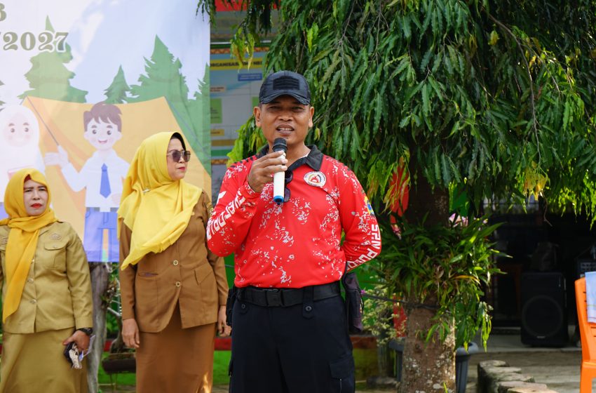  BENTUK KARAKTER GENERASI MUDA, SPN POLDA LAMPUNG BERIKAN PELATIHAN PBB DI SMP NEGERI 13 BANDAR LAMPUNG