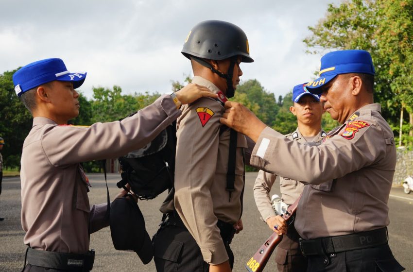  PEMASANGAN RANSEL, HELM DAN SENJATA JADI MOMEN BERSEJARAH BAGI SISWA DIKTUKBA POLRI T.A. 2026 SPN POLDA LAMPUNG